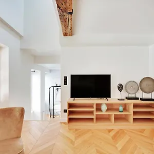 Appartamento Cmg Résidence République - Rue Béranger, Parigi